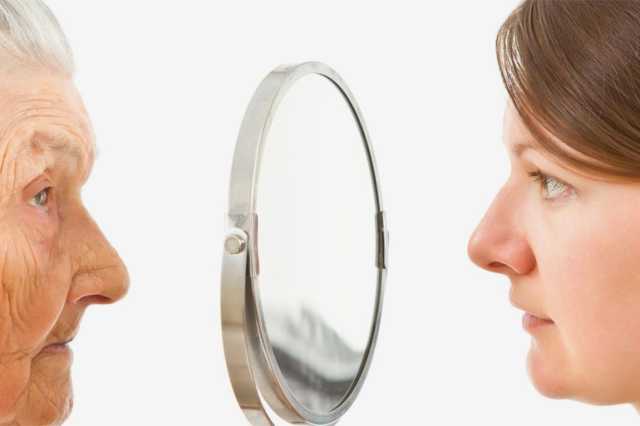 لماذا لا يحق للمرأة أن تتقدم في العمر وتشيخ؟