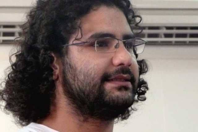 عائلة الناشط علاء عبد الفتاح تقول إن السلطات المصرية منعته من السفر