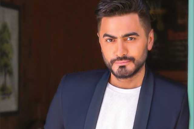 تامر حسني يوضح حقيقة مشاركته في مؤتمر طبي بعد سقوط حامل إضاءة وإصابة الحضور