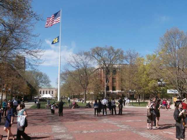 مقتل طالبين في إطلاق نار وطعن بولايتين أميركيتين