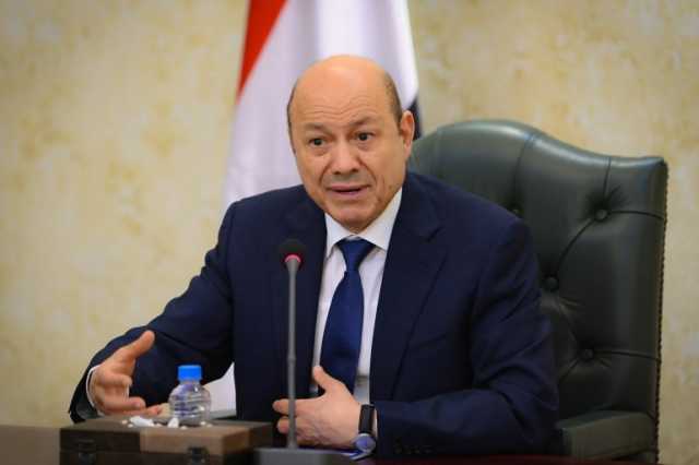 العليمي يطالب مجددا بسحب القوات الوافدة من خارج حضرموت والمهرة