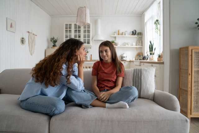 كيف تتعامل مع كذب المراهقين؟ ومتى تلجأ لأخصائي نفسي؟