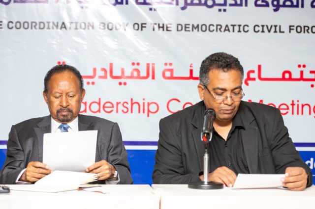 لماذا تلاحق النيابة حمدوك وقادة الأحزاب في السودان؟