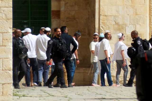 مئات المستوطنين يقتحمون باحات الأقصى في ثالث أيام عيد الفصح اليهودي