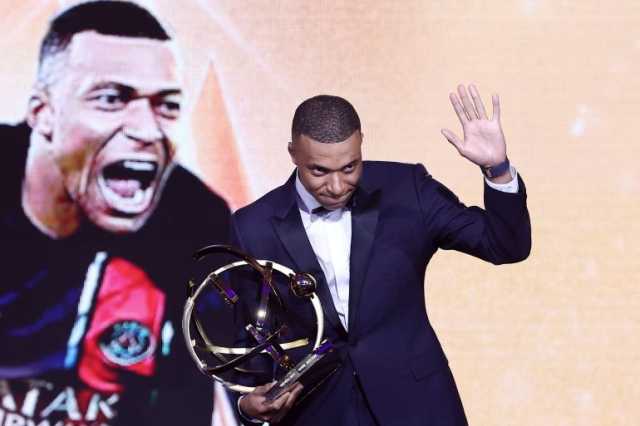 مبابي يتوج بجائزة أفضل لاعب بالدوري الفرنسي للمرة الخامسة تواليا قبل رحيله