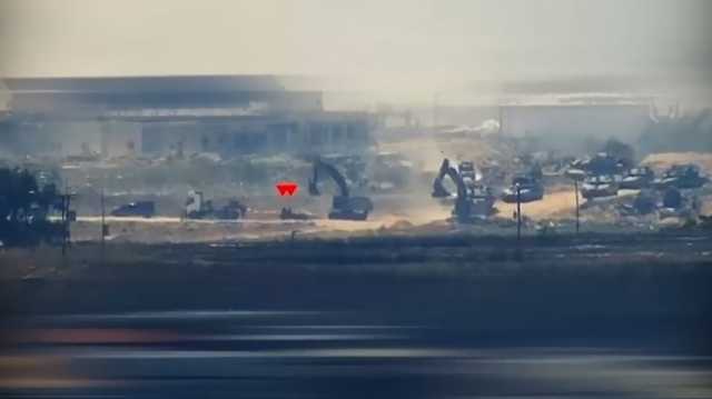 شاهد.. القسام تقصف حشودا إسرائيلية في محاور غزة
