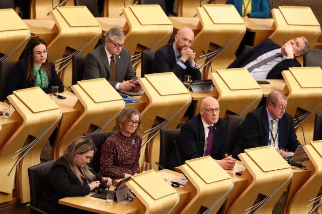 الحكومة الاسكتلندية تفلت من مذكرة حجب ثقة برلمانية
