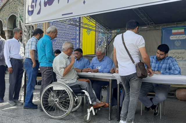 ماذا يقول الناخب الإيراني عقب الإدلاء بصوته؟