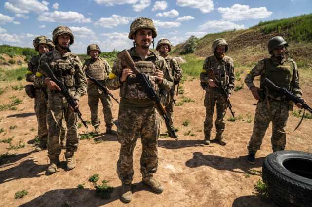 صحيفة روسية: سياسة ترامب تجاه المهاجرين قد توفّر 200 ألف مقاتل لكييف