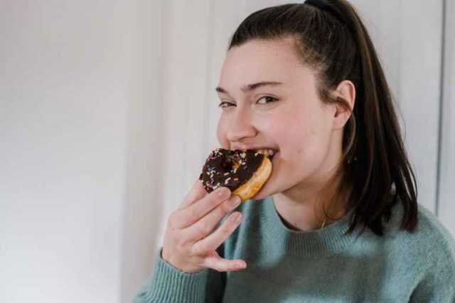 كم يوما تحتاجه للتوقف عن الرغبة في تناول السكريات؟