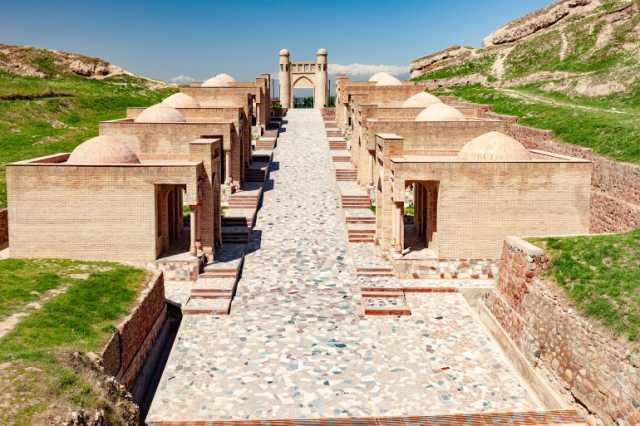 دليلك إلى طاجيكستان: رحلة سياحية عبر التاريخ وتقاليد نابضة بالحياة