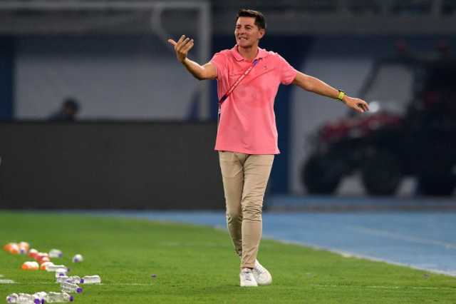 الاتحاد العراقي يفسخ عقد كاساس مدرب المنتخب