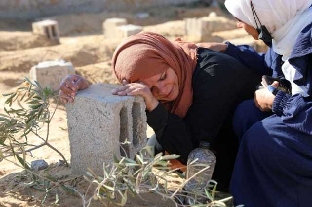لاجئة فلسطينية تروي الخيار المستحيل لعائلتها في غزة
