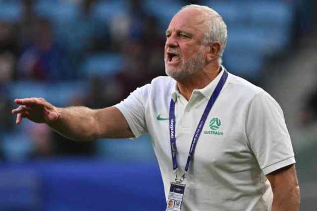 أرنولد أول أسترالي يدرب منتخب العراق لكرة القدم