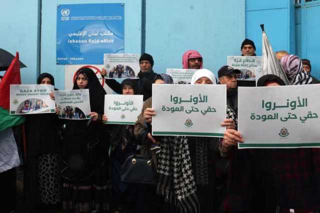 وقف تجديد الإقامة.. تحديات جديدة أمام فلسطينيي سوريا بلبنان