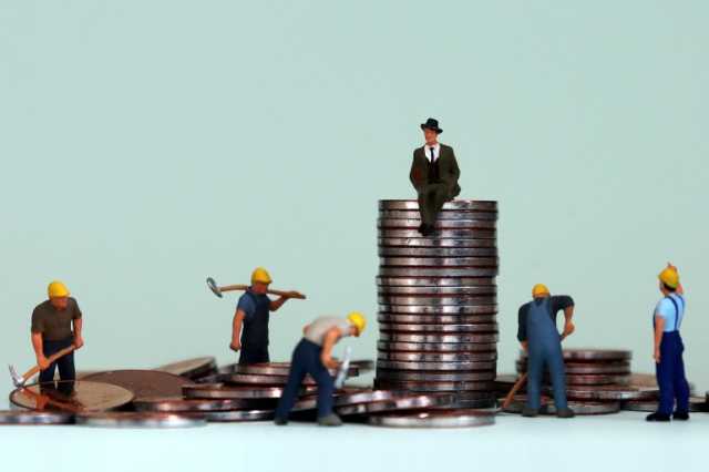 أوكسفام: 5 أشخاص ستبلغ ثرواتهم تريليون دولار بعد 10 سنوات