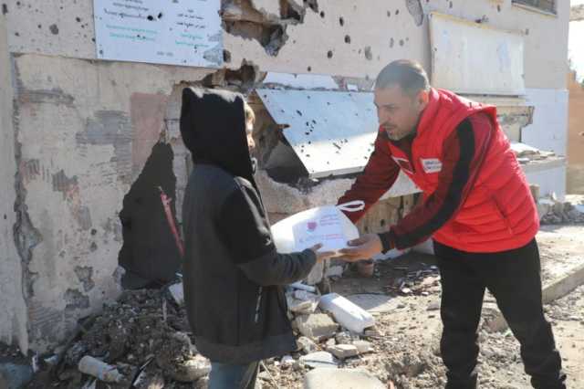 حمزة.. فتى فلسطيني يشكو الجوع ويحلم برغيف خبز