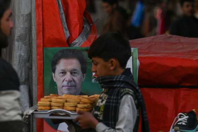أنصار عمران خان يتقدمون في انتخابات باكستان