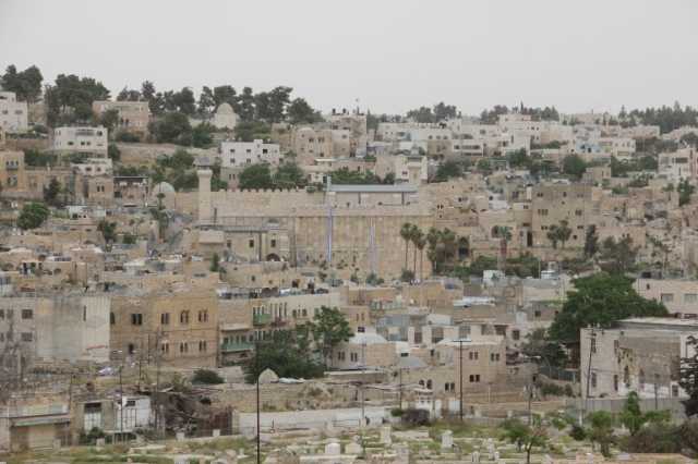 هكذا يتدرج الاحتلال في السيطرة على المسجد الإبراهيمي بالخليل