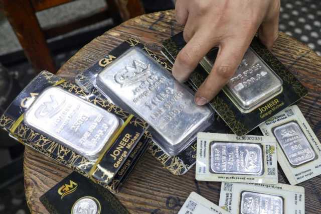 هل تنافس الفضة الذهب؟ وما العلاقة بينهما؟ وأيهما أفضل للاستثمار؟