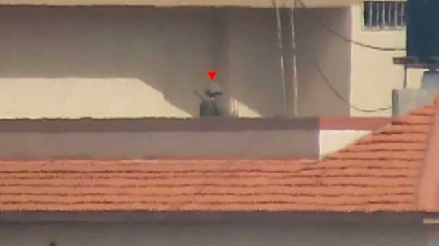 شاهد.. القسام تستهدف بالقناصة مقرا لقيادة الاحتلال بمحيط الشفاء