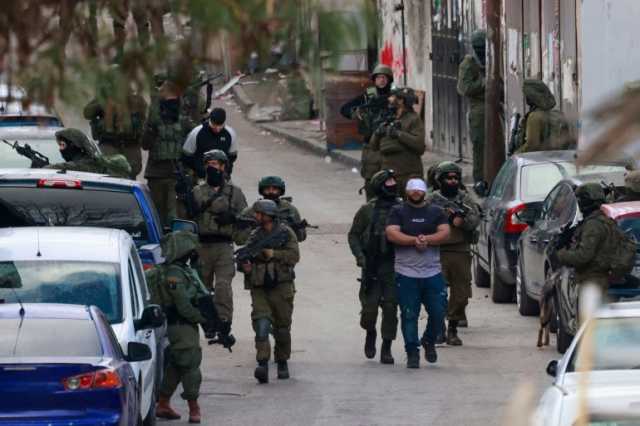 الاحتلال يقتحم بلدات بالضفة واستشهاد فلسطيني بالقدس