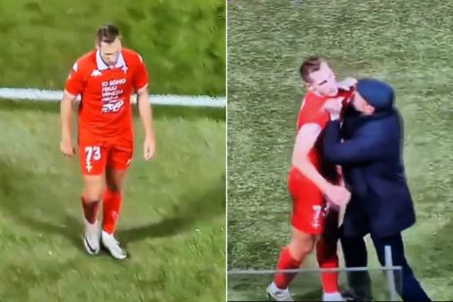 شاهد.. مدرب يعتدي على لاعبه بعد طرده في الدوري الإيطالي