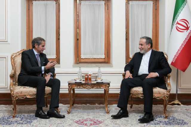 غروسي: إيران ليست بعيدة عن تطوير قنبلة نووية