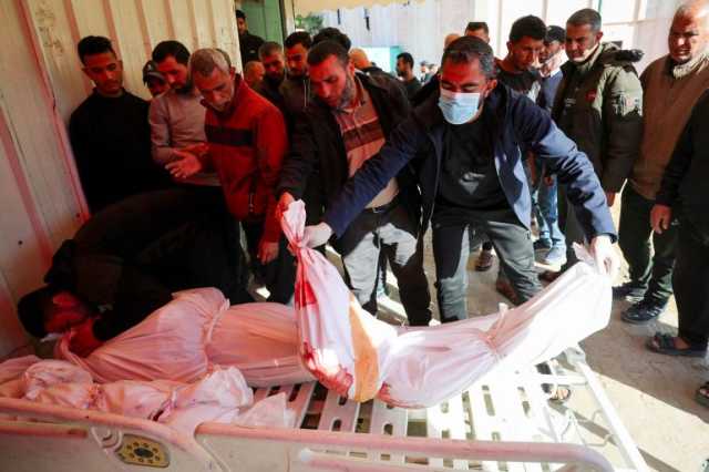 غزة تودع مزيدا من الشهداء في يوم آخر من الإبادة الجماعية