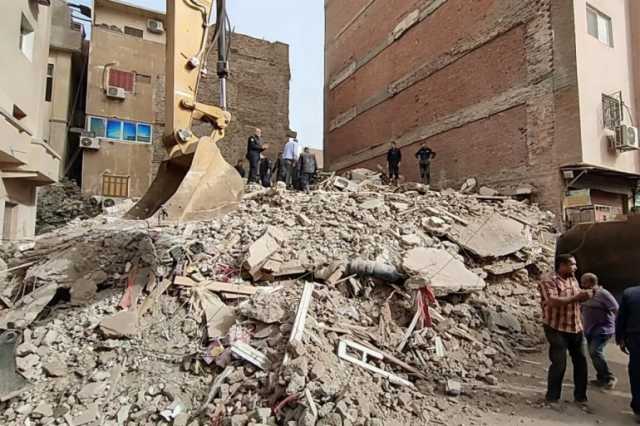 مصر.. وفاة سيدة تواصلت مع المنقذين هاتفيا من تحت أنقاض مبنى منهار