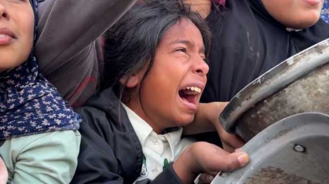غزة تتضور جوعا.. قلة الطعام تجعل أطفالها أقزاما نتيجة ضعف النمو