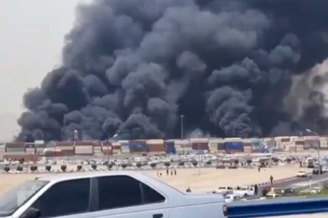 ما الذي حدث في الميناء الإيراني ولماذا ذكّر بمرفأ بيروت؟