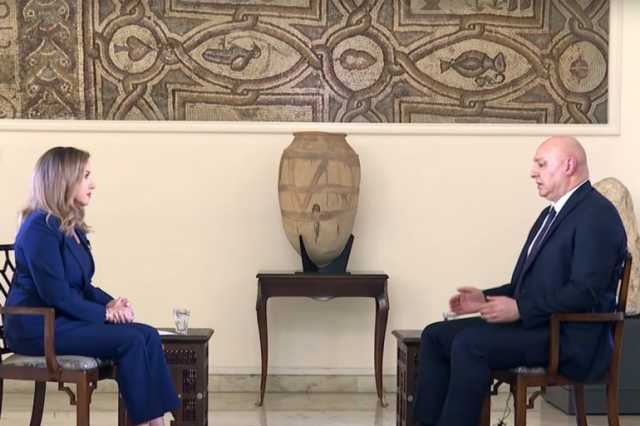 رئيس لبنان للجزيرة: نفكك أنفاقا ونصادر أسلحة بجنوب الليطاني وشماله