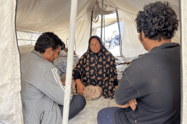 عائلة في غزة لا يدرك أبناؤها المعاقون معنى الحرب والمجاعة
