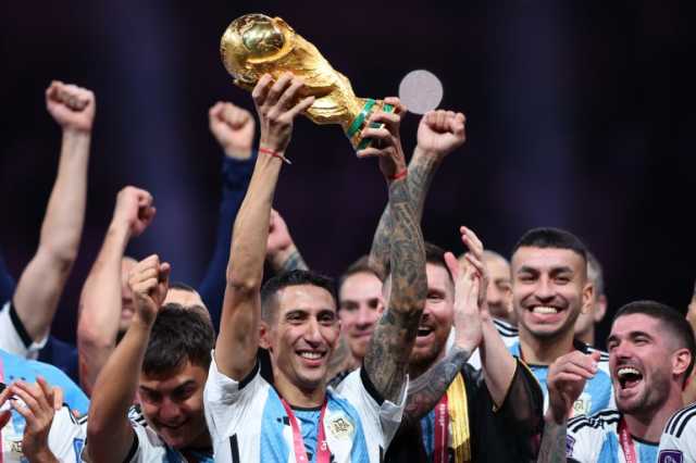 الأرجنتيني دي ماريا.. من تعبئة أكياس الفحم إلى رفع كأس العالم