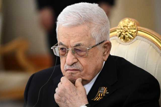 عباس يبحث موضوع سلاح المخيمات الفلسطينية خلال زيارته للبنان