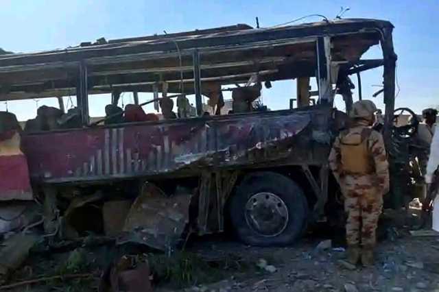 مقتل 4 أطفال في تفجير استهدف حافلة مدرسية بباكستان