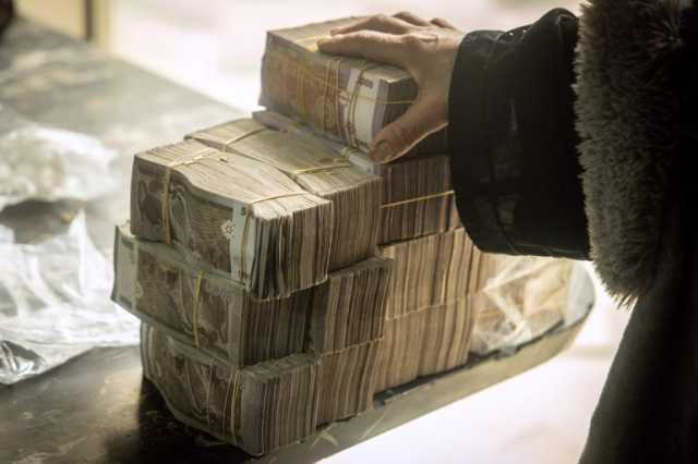 تراجع طفيف في سعر صرف الليرة السورية مقابل الدولار اليوم الخميس