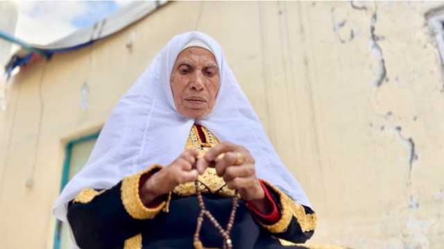 عجوز فلسطينية عاصرت النكبة.. محنة غزة اليوم أشد وأبشع