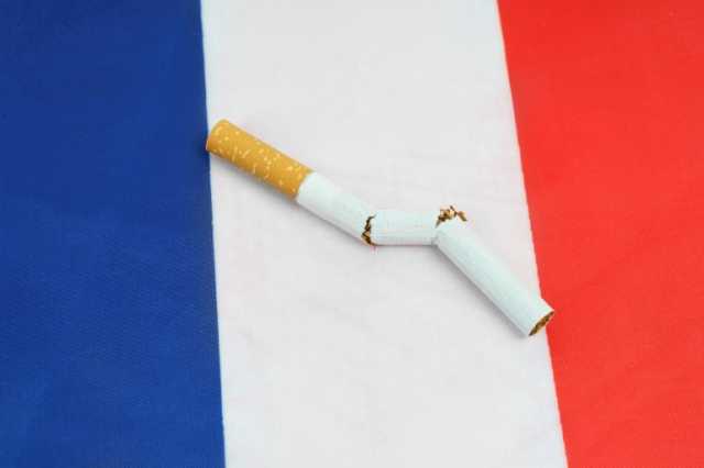 لإخفاء التبغ من أمام الأطفال.. فرنسا تحظر التدخين جزئيا في الأماكن العامة