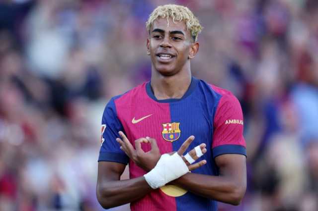 برشلونة يجدد عقد لامين جمال حتى 2031