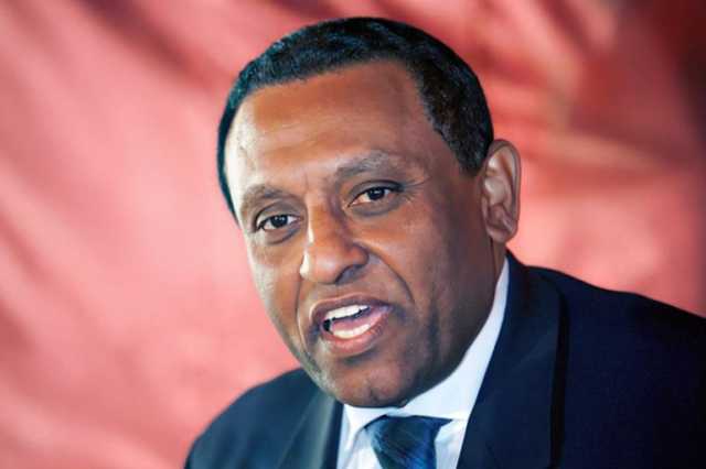 رئيس الوزراء السوداني الجديد في مهمة صعبة.. كيف يواجه أصدقاء البرهان؟