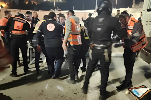 استشهاد فلسطيني بزعم عملية طعن جندي بالقدس