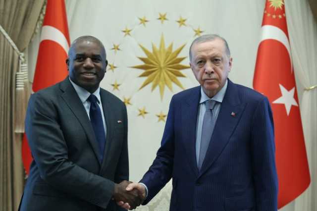 وزير الخارجية البريطاني يزور تركيا لأول مرة ويلتقي أردوغان