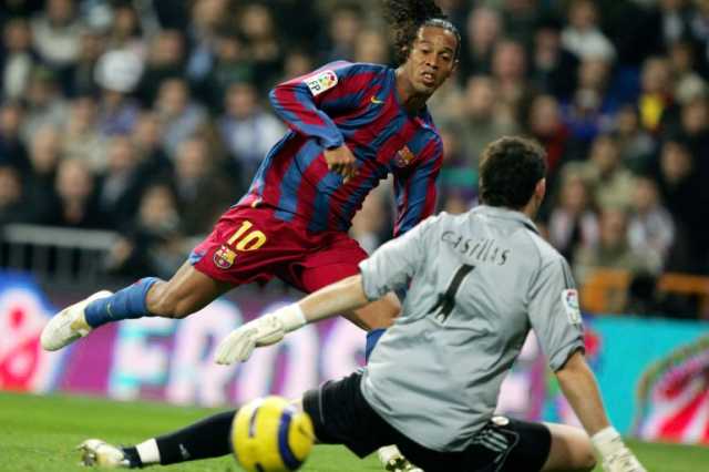 قميص برشلونة للكلاسيكو مستوحى من المباراة الأسطورية عام 2005