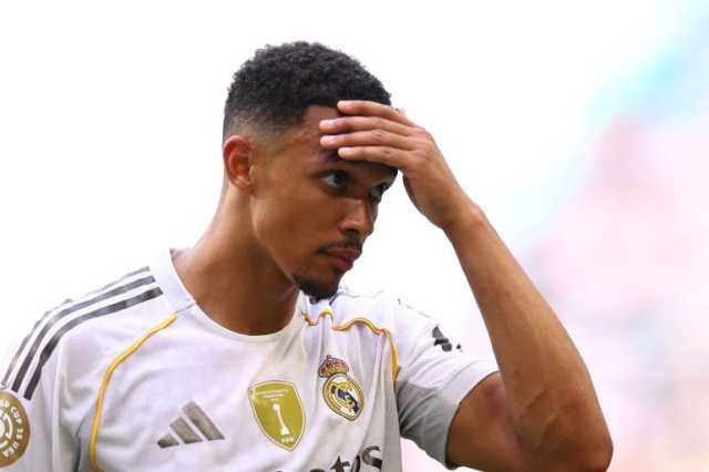 هجوم لاذع على الإنجليزي أرنولد بعد ظهوره الأول مع ريال مدريد