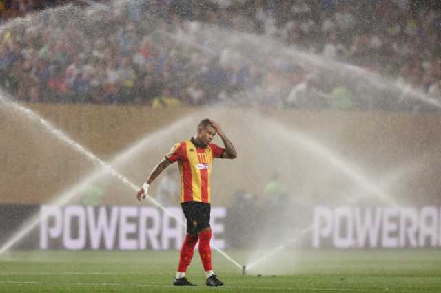 الكرة ترتد مثل الأرنب.. الفيفا يعترف بسوء أرضية ملاعب كأس العالم للأندية