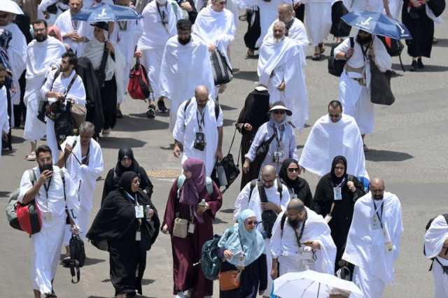 حجاج بيت الله يستعدون للوقوف بعرفة