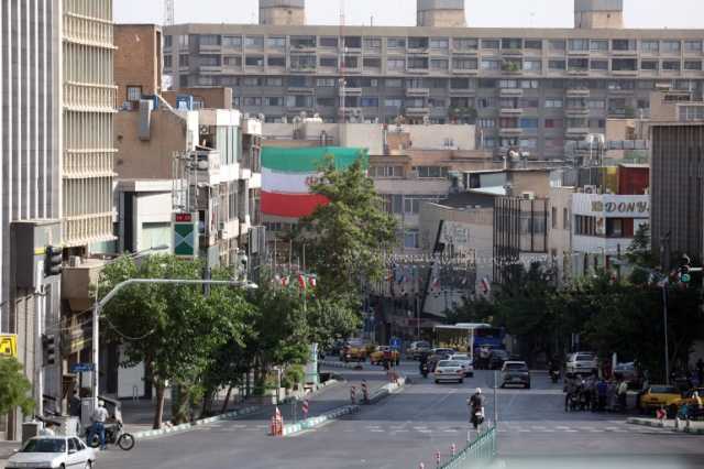 إيران تفعل دفاعاتها الجوية وإسرائيل تحذر سكان طهران مع إعلان ترامب