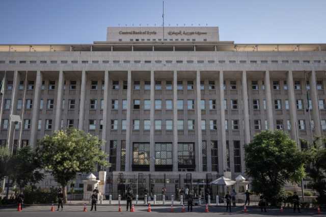 تحديات تواجه سوريا للانخراط في نظام سويفت وتداول الدولار